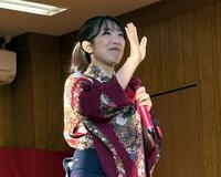 節分祭で熱唱する津吹みゆ