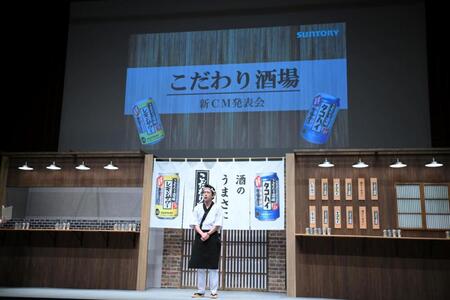 新ＣＭ発表会に登場した二宮和也（撮影・開出牧）