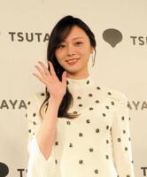 写真集を発売した梅澤美波＝東京・渋谷