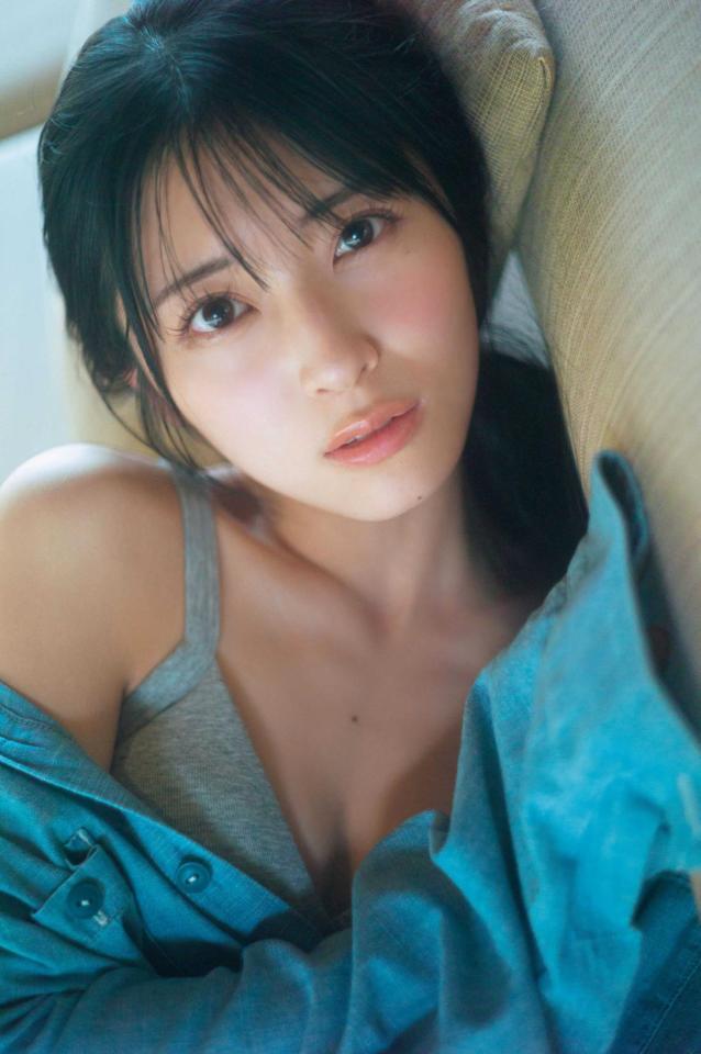 　ＡＫＢ４８佐藤綺星１ｓｔ写真集（Ｃ）細居幸次郎／集英社