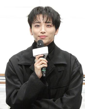 会見に登壇した高尾颯斗