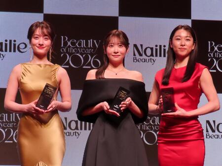 イベントに出席した（左から）谷まりあ、櫻井優衣、桜井日奈子