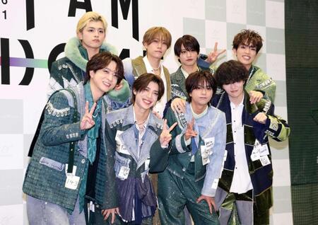 　公演前に意気込みを語ったｔｉｍｅｌｅｓｚ（前列左から）寺西拓人、松島聡、佐藤勝利、菊池風磨（後列同）篠塚大輝、橋本将生、猪俣周杜、原嘉孝（撮影・伊藤笙子）