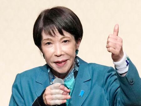 演説会で支持を訴える自民党総裁の高市首相＝６日午後、岩手県北上市