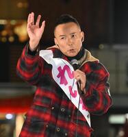 街頭演説するれいわ新選組・山本太郎代表（撮影・開出牧）