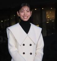 オープニングイベントに出席した當真あみ