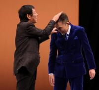 「古希還暦」として漫才を披露した明石家さんま（左）と太田光（撮影・伊藤笙子）