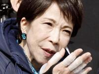 街頭演説で支持を訴える自民党総裁の高市首相＝６日午前、栃木県那須塩原市