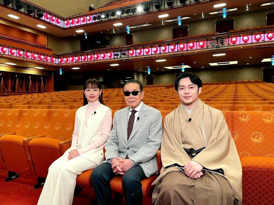 　タモリ（中央）が日本のエンタメの魅力を解明する。左は渡辺瑠海アナウンサー、右は中村莟玉