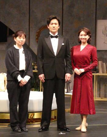 　開幕前会見に出席した（左から）小山ゆうな氏、稲垣吾郎、倉科カナ