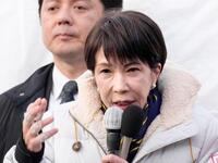 　街頭演説で支持を訴える自民党総裁の高市首相