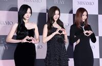 　１ｓｔアルバム『ＰＬＡＹ』ポップアップイベントに登場したＭＩＳＡＭＯ（左から）ＭＩＮＡ、ＳＡＮＡ、ＭＯＭＯ（撮影・伊藤笙子）