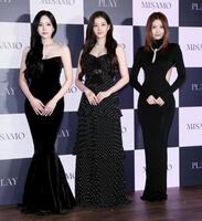 　１ｓｔアルバム『ＰＬＡＹ』ポップアップイベントに登場したＭＩＳＡＭＯ（左から）ＭＩＮＡ、ＳＡＮＡ、ＭＯＭＯ（撮影・伊藤笙子）