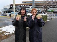イベントに出席した宮崎朝子（左）と松岡彩
