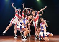 ２１期研究生５人がデビュー公演で熱いパフォーマンスを見せる（撮影・園田高夫）