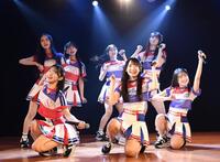 ２１期研究生５人がデビュー公演で熱いパフォーマンスを見せる（撮影・園田高夫）