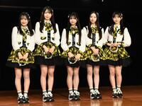 劇場デビューを果たした（左から）高（はしごだか）橋舞桜、田中沙友利、牧戸愛茉、森川優、渡邉葵心（撮影・園田高夫）