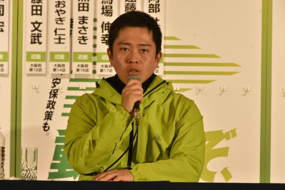 会見する日本維新の会・吉村洋文代表