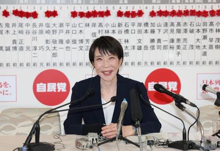 取材に応じる自民党総裁の高市早苗首相（撮影・石井剣太郎）