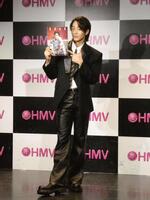 撮影に応じる近藤頌利