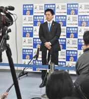 取材に応じた吉村洋文大阪府知事