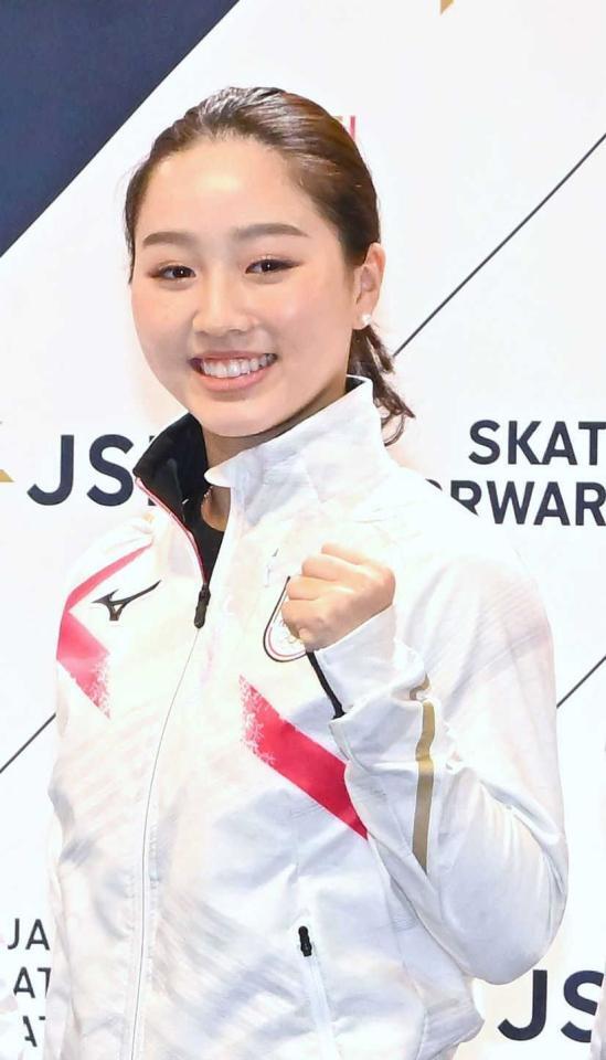 ２２年１２月、北京五輪代表入り会見で笑顔の樋口新葉