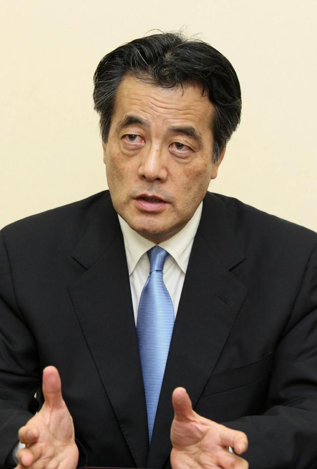 ２０１２年、質問に答える岡田克也副総理