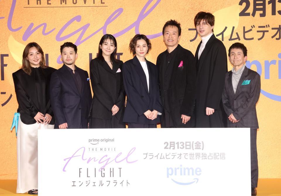 完成披露試写会に登壇した（左から）野呂佳代、矢本悠馬、松本穂香、米倉涼子、遠藤憲一、城田優、徳井優（撮影・石井剣太郎）