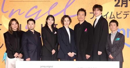 完成披露試写会に登壇した（左から）野呂佳代、矢本悠馬、松本穂香、米倉涼子、遠藤憲一、城田優、徳井優（撮影・石井剣太郎）