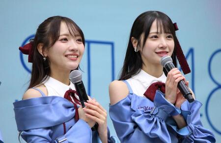 笑顔を見せるＳＴＵ４８の石田千穂（左）と中村舞
