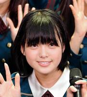 ２０１６年４月、欅坂４６デビューシングル発売記念全国握手会の平手友梨奈