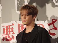 映画「神社　悪魔のささやき」の舞台あいさつに登壇したジェジュン