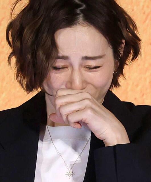 米倉涼子　涙、涙の半年ぶり表舞台