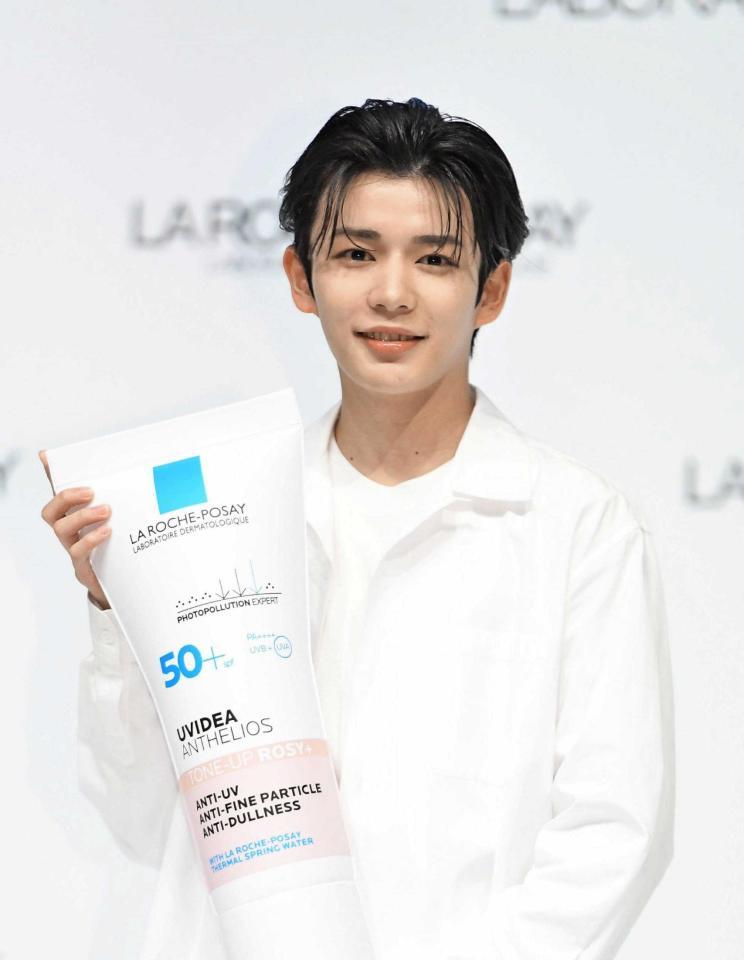 　肌へのこだわりを語った長尾謙杜（撮影・開出牧）