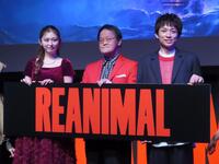 ホラーアドベンチャーゲーム「ＲＥＡＮＩＭＡＬ」の完成披露会に出席した（左から）ゆうちゃみ、アインシュタインの稲田直樹、河井ゆずる