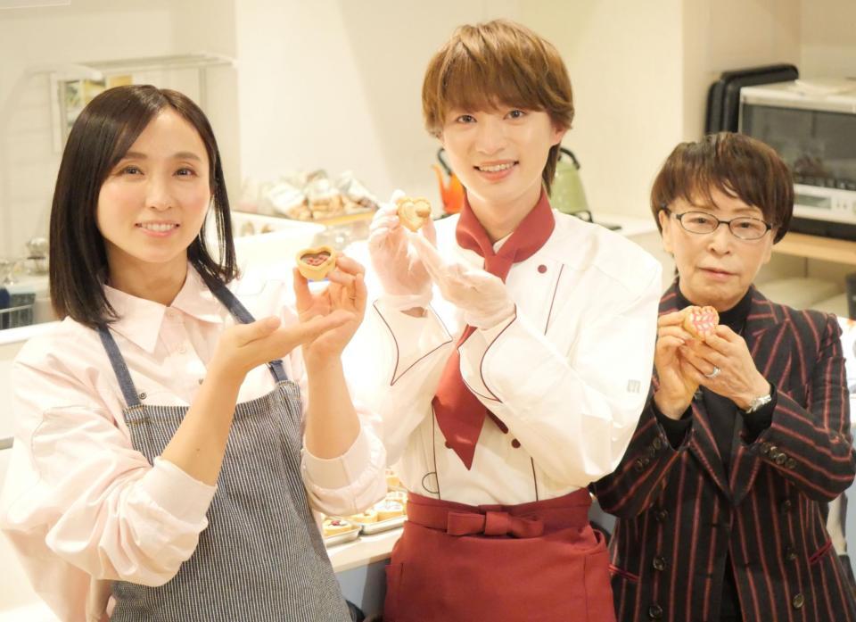 イベントに出席した（左から）吉木りさ、青山新、麻こよみ