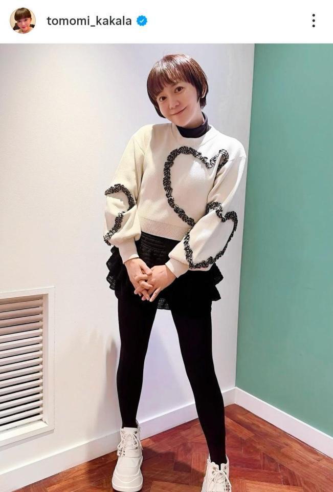 髪をばっさり切ったことを報告した華原朋美のインスタグラム＠ｔｏｍｏｍｉ＿ｋａｋａｌａ（１月２６日付）より 