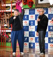 オープニングを盛り上げるビートたけし、ビートきよし（撮影・堀内翔）