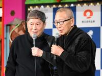 ビートきよし（右）と爆笑トークを繰り広げるビートたけし（撮影・堀内翔）