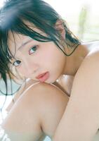 作中カット（Ｃ）蒔埜ひな１ｓｔ写真集「環の光」／光文社