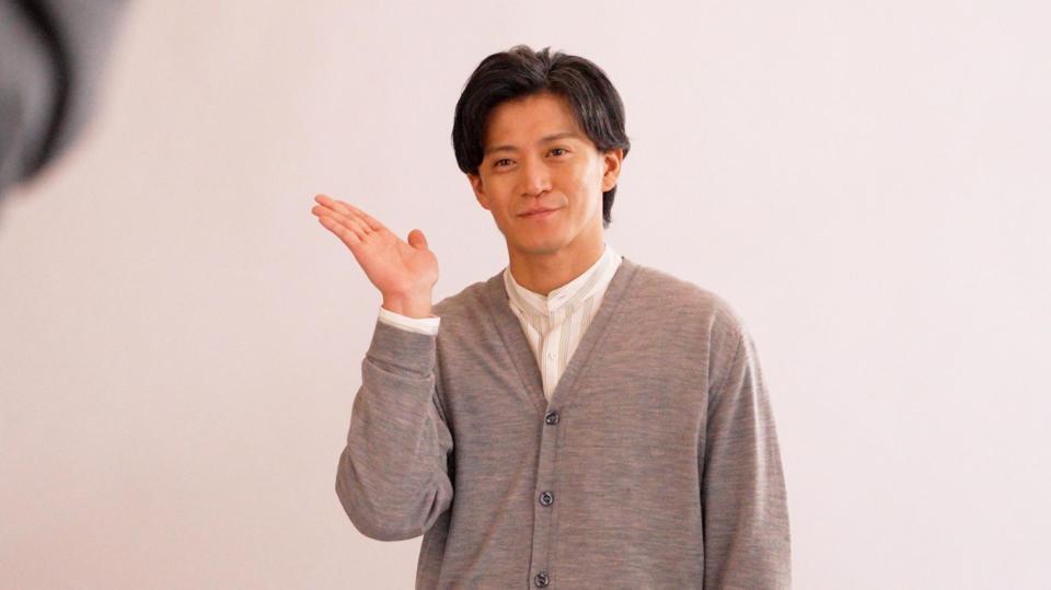 　新ＣＭに出演する小栗旬のメイキングカット
