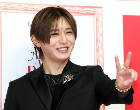 　笑顔でポーズをとるＨｅｙ！　Ｓａｙ！　ＪＵＭＰ・山田涼介（撮影・石井剣太郎）