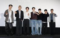 （左から）ＮＩ-ＫＩ、ＨＥＥＳＥＵＮＧ、ＪＡＫＥ、ＳＵＮＧＨＯＯＮ、ＪＵＮＧＷＯＮ、ＳＵＮＯＯ、ＪＡＹ（撮影・佐々木彰尚）