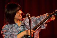 ワンマンライブを行う寿理