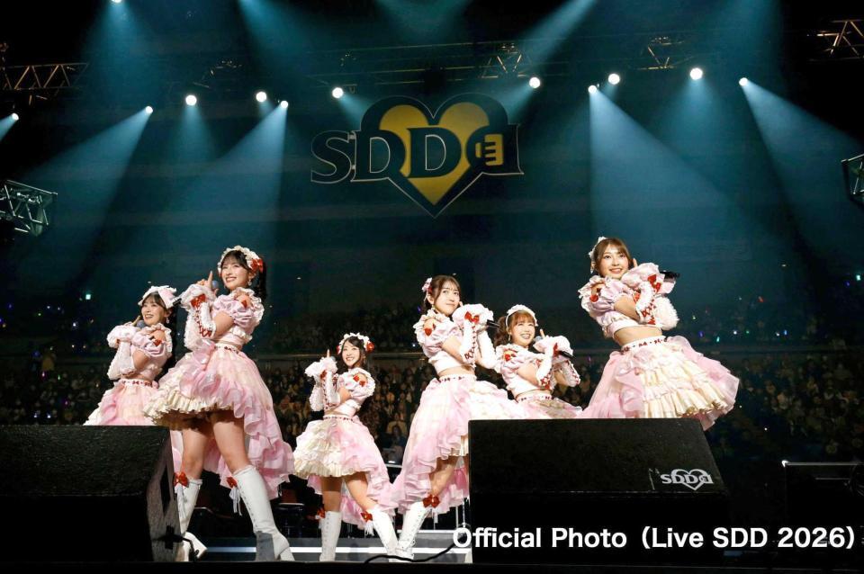 大阪城ホールでパフォーマンスする超ときめき♡宣伝部