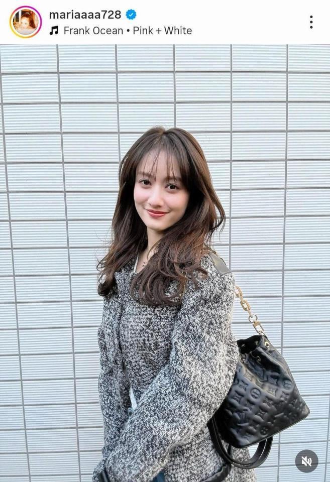 バッグとコートもヴィトン。谷まりあのインスタグラム＠ｍａｒｉａａａａ７２８より