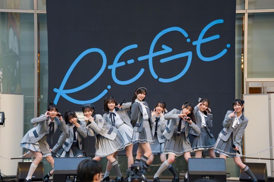 ＲＥ-ＧＥの（左から）花井心桜、高月凛々、禾本珠彩、瑞川蒼依、田崎杏夏、森瀬こころ、桧山ゆうみ、那須ほほみ、白石るり