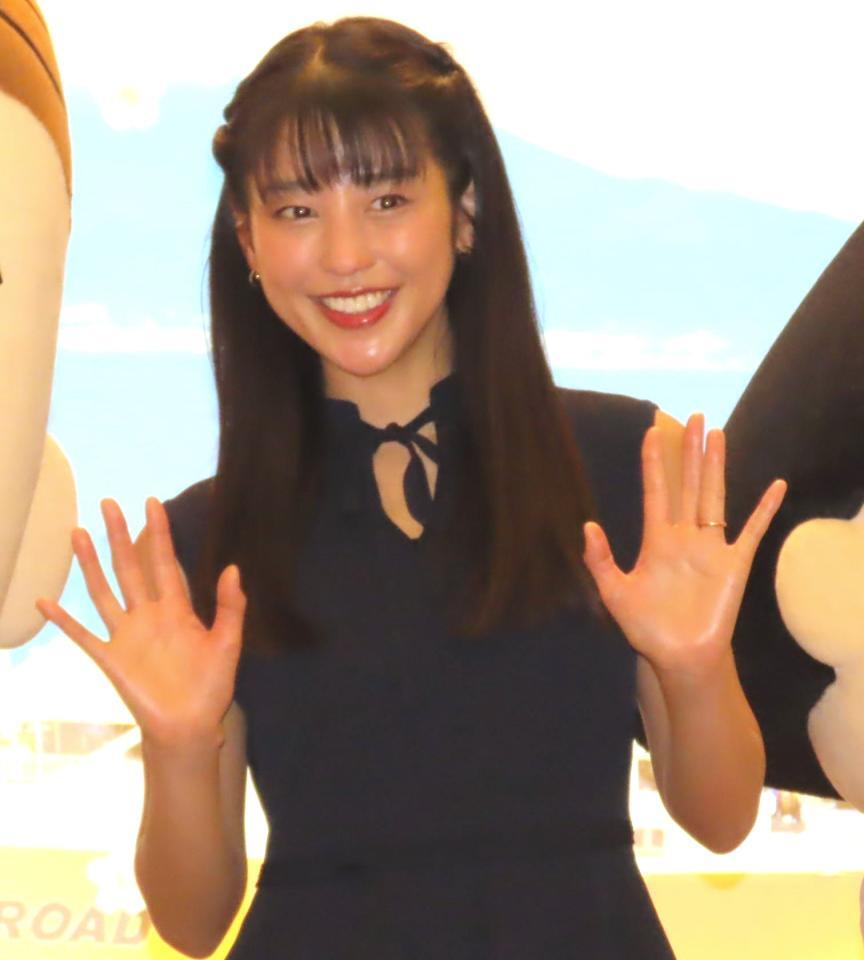 駿河湾フェリー就航記念イベントに出席した岡副麻希