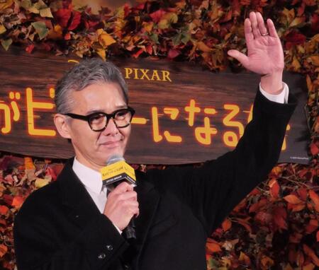 出演の発表が解禁されサプライズ登場した渡部篤郎