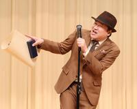 授賞式に参加した佐藤二朗（撮影・石井剣太郎）